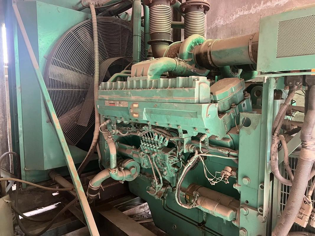 880kW康明斯发电机组 强劲动力与高效能源解决方案